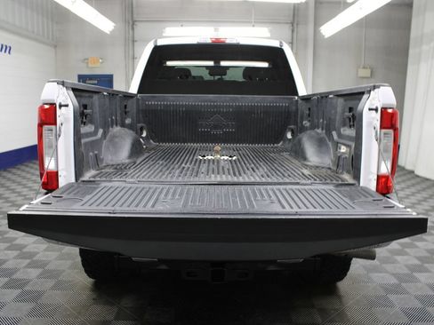 Used 2017 Ford F250 XLT AWD/4WD image 32
