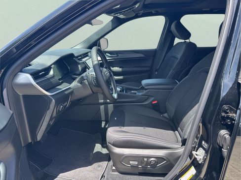 New 2026 Jeep Grand Cherokee Laredo X RWD image 9