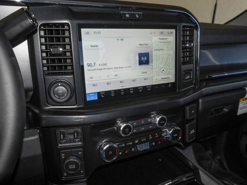 New 2026 Ford F250 Lariat w/ Black Appearance Package AWD/4WD image 29