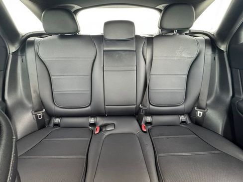 Used 2025 Mercedes-Benz GLC 300 image 7