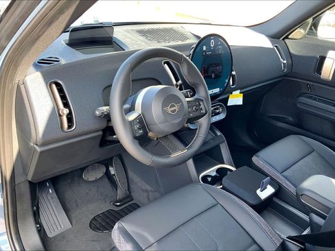 New 2025 MINI Cooper Countryman SE image 8