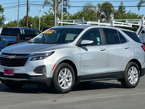 Used 2022 Chevrolet Equinox LT w/ Driver Convenience Package FWD image 9