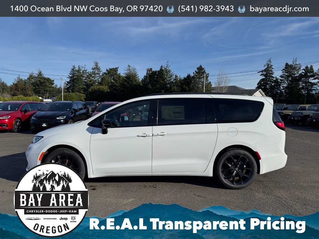 New 2026 Chrysler Pacifica Select w/ S Appearance Package FWD image 11