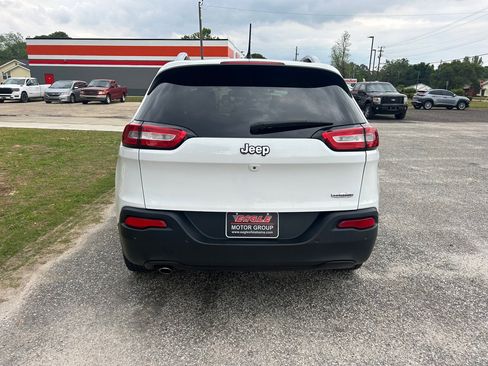 Used 2018 Jeep Cherokee Latitude w/ Mobile Office Group image 4