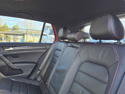 Used 2016 Volkswagen GTI SE image 17