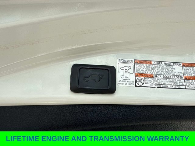 Used 2018 Toyota RAV4 Limited FWD image 13