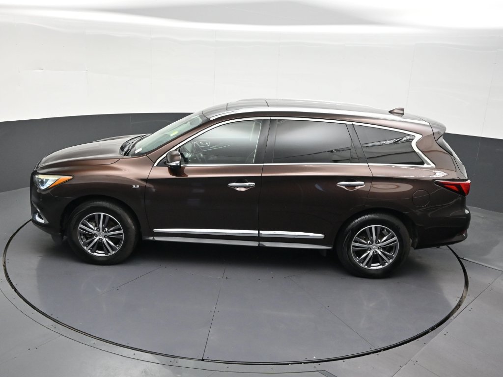 Used 2019 INFINITI QX60 Luxe w/ Essential Package FWD image 16