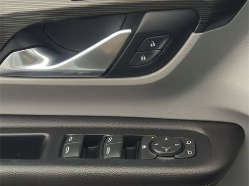 Used 2021 GMC Terrain SLT image 13