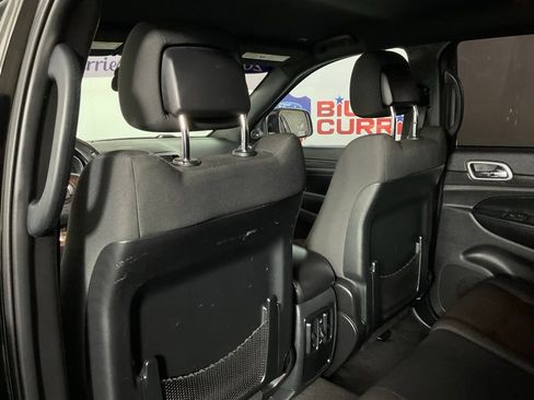 Used 2018 Jeep Grand Cherokee Laredo RWD image 15