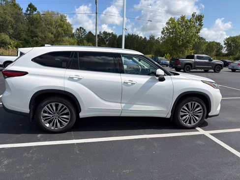 Used 2020 Toyota Highlander Platinum AWD/4WD image 10