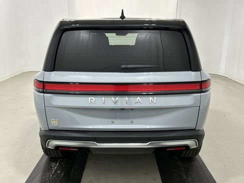 Used 2023 Rivian R1S Adventure AWD/4WD image 4