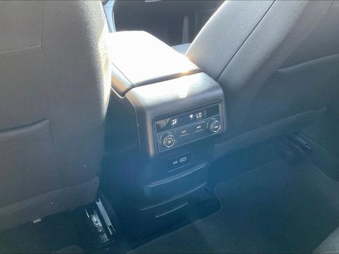 Used 2020 GMC Acadia SLE FWD image 14