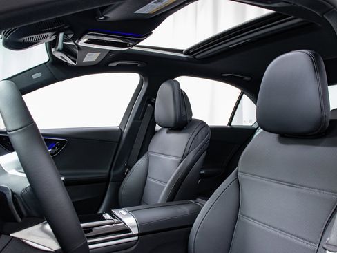 Used 2025 Mercedes-Benz C 300 4MATIC Sedan image 14