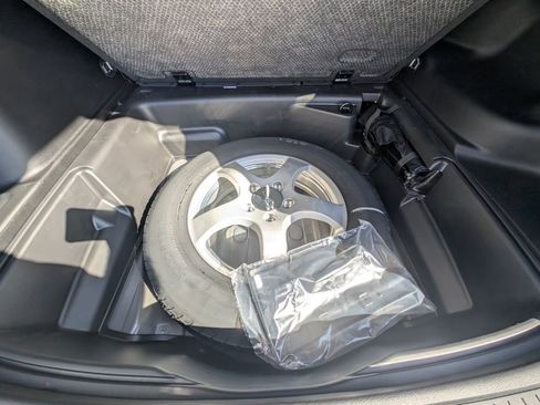 New 2025 Jeep Grand Cherokee Limited image 40