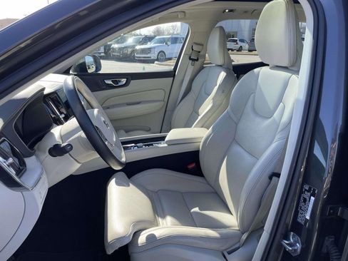 Used 2021 Volvo XC60 T5 Inscription image 9