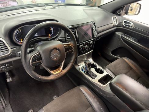 Used 2019 Jeep Grand Cherokee Altitude image 27