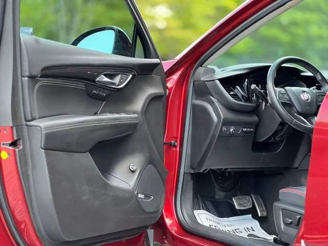 Used 2022 Buick Envision Essence w/ Technology Package II FWD image 9
