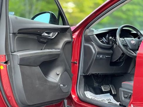 Used 2022 Buick Envision Essence w/ Technology Package II FWD image 9