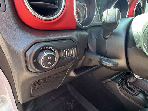 Used 2020 Jeep Gladiator Rubicon image 17