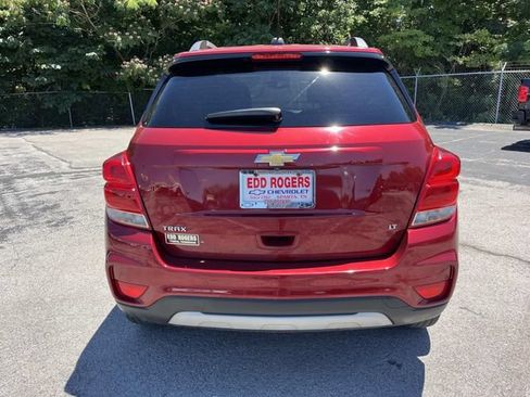 Used 2019 Chevrolet Trax LT w/ Driver Confidence Package FWD image 4