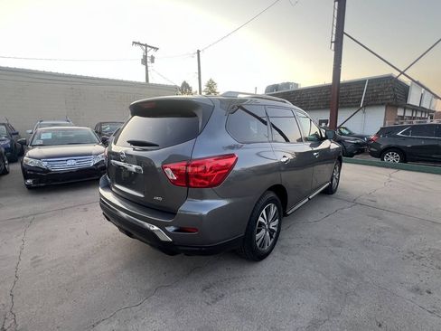 Used 2017 Nissan Pathfinder S AWD/4WD image 8