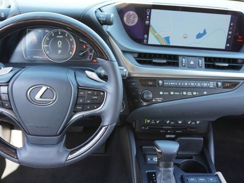 Used 2019 Lexus ES 350 Ultra Luxury image 28