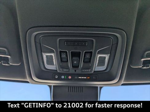 Used 2022 Chevrolet Silverado 1500 ZR2 w/ Technology Package AWD/4WD image 27