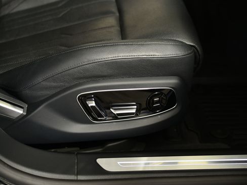 Certified 2022 Audi A8 L 3.0T image 26