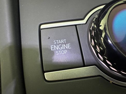 Used 2025 Volkswagen Tiguan SE R-Line FWD image 22
