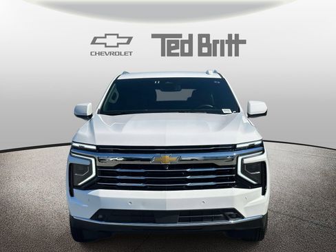 Used 2026 Chevrolet Suburban LT w/ Comfort Package AWD/4WD image 2