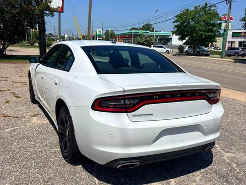 Used 2019 Dodge Charger SXT RWD image 5