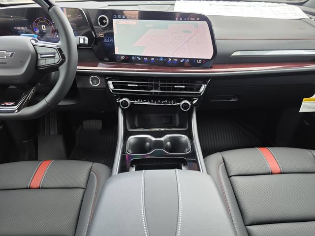 New 2026 Chevrolet Traverse RS w/ LPO, Floor Liner Package FWD image 18