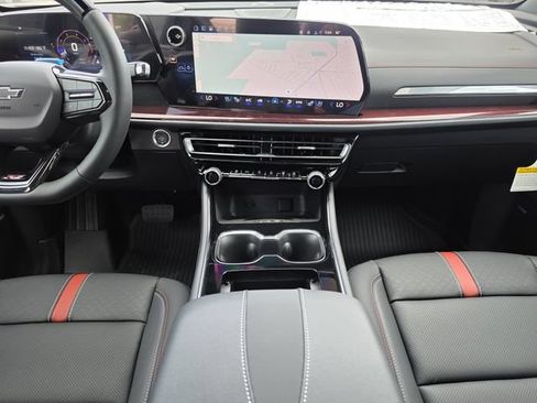 New 2026 Chevrolet Traverse RS w/ LPO, Floor Liner Package FWD image 18