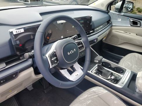 New 2026 Kia Carnival EX image 17