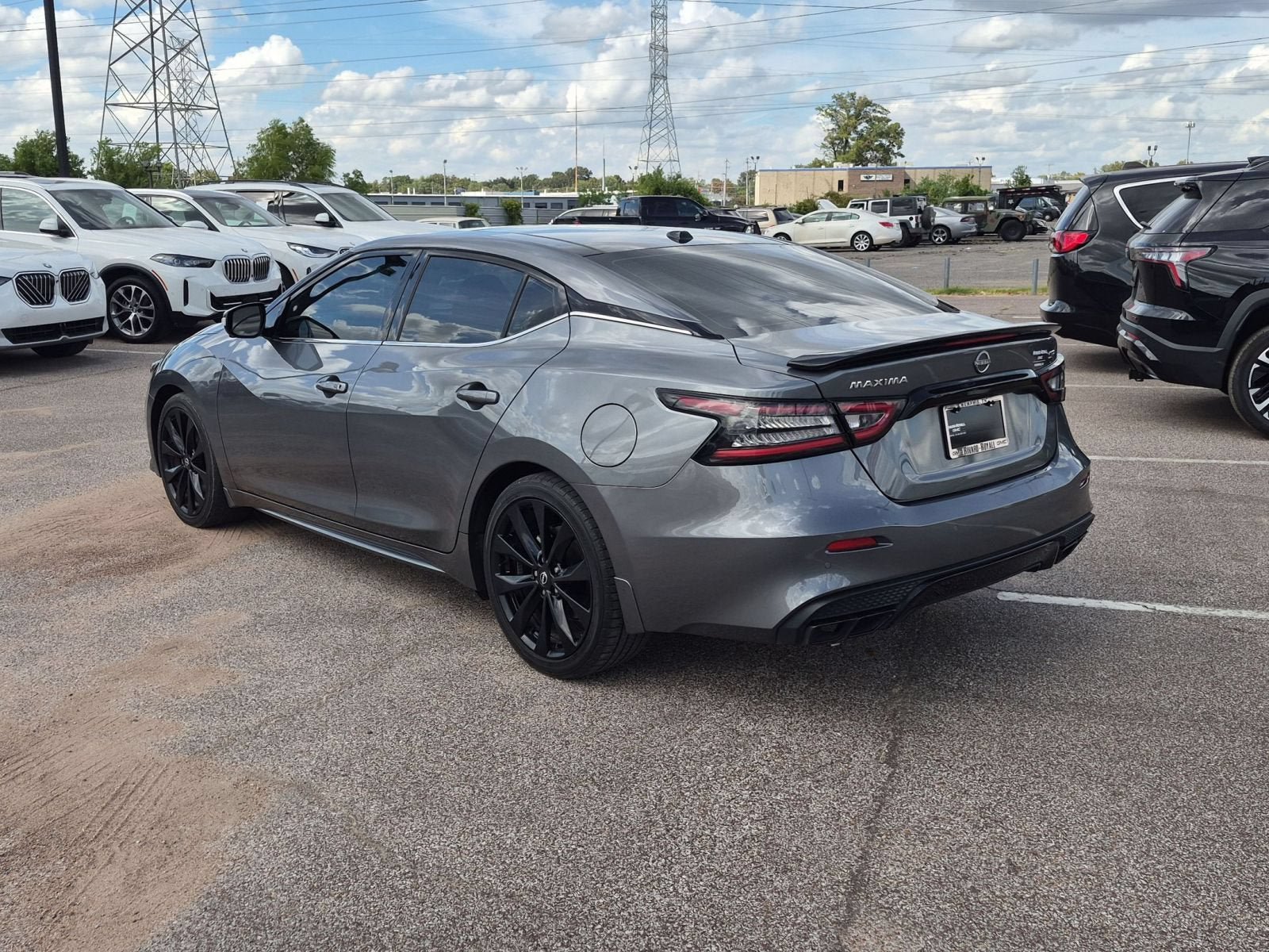 Used 2023 Nissan Maxima SR w/ Sport Mat Group FWD image 3