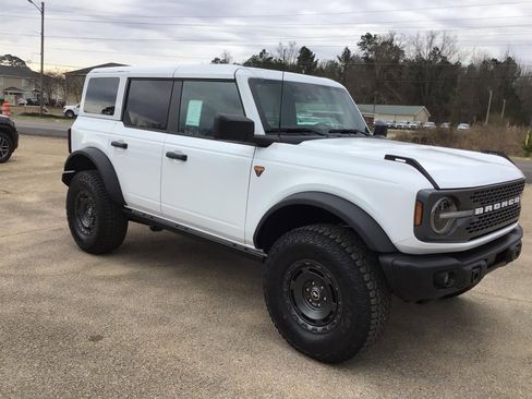 New 2025 Ford Bronco Badlands w/ Sasquatch Package AWD/4WD image 7