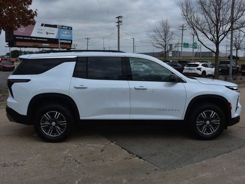 New 2026 Chevrolet Traverse LT w/ LPO, Floor Liner Package image 4