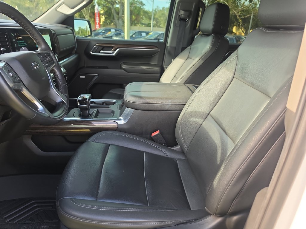 Used 2023 Chevrolet Silverado 1500 RST AWD/4WD image 15