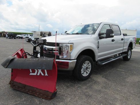 Used 2019 Ford F250 XLT w/ Snow Plow Prep Package AWD/4WD image 7