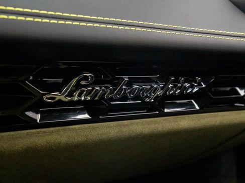 Used 2024 Lamborghini Huracan Sterrato AWD/4WD image 32