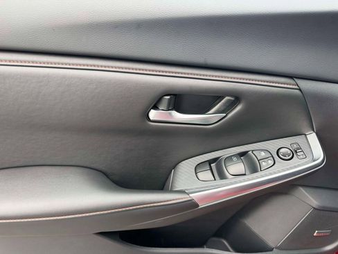 Certified 2025 Nissan Sentra SR w/ SR Premium Package image 16