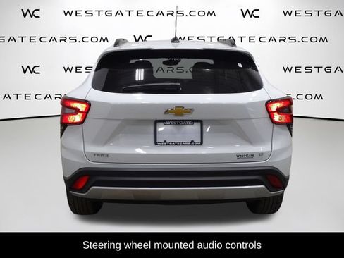 Used 2024 Chevrolet Trax LT FWD image 7