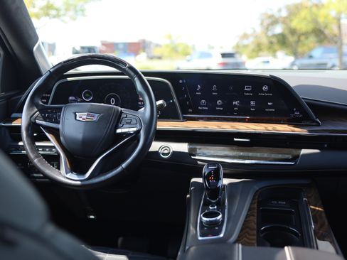 Used 2024 Cadillac Escalade Sport Platinum w/ LPO, ONYX Package AWD/4WD image 35