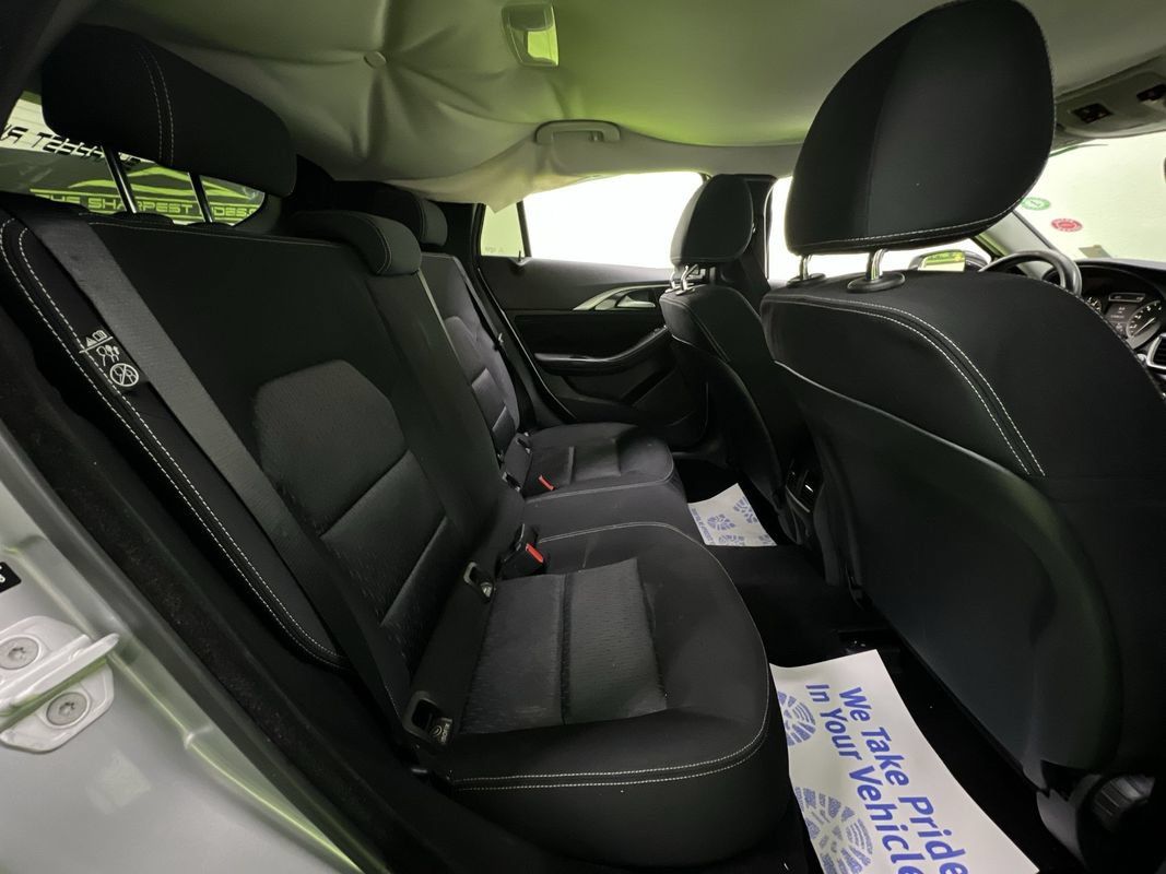 Used 2017 INFINITI QX30 FWD image 25