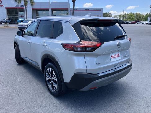 Used 2023 Nissan Rogue SV AWD/4WD image 3