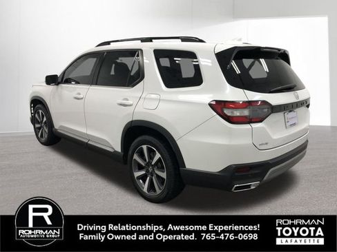 Used 2023 Honda Pilot Touring image 4