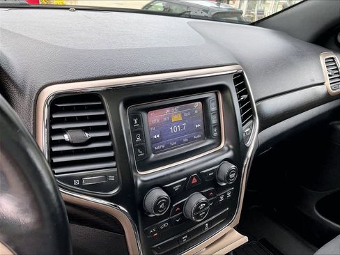 Used 2014 Jeep Grand Cherokee Laredo AWD/4WD image 19