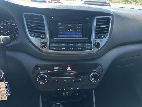 Used 2018 Hyundai Tucson SE w/ Cargo Package image 19