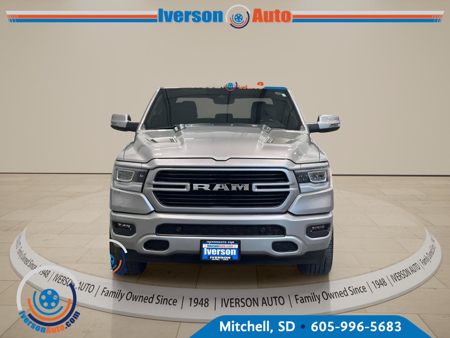 Used 2024 RAM 1500 Laramie AWD/4WD image 3