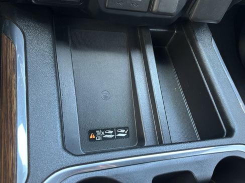 Used 2021 Chevrolet Silverado 3500 High Country image 23